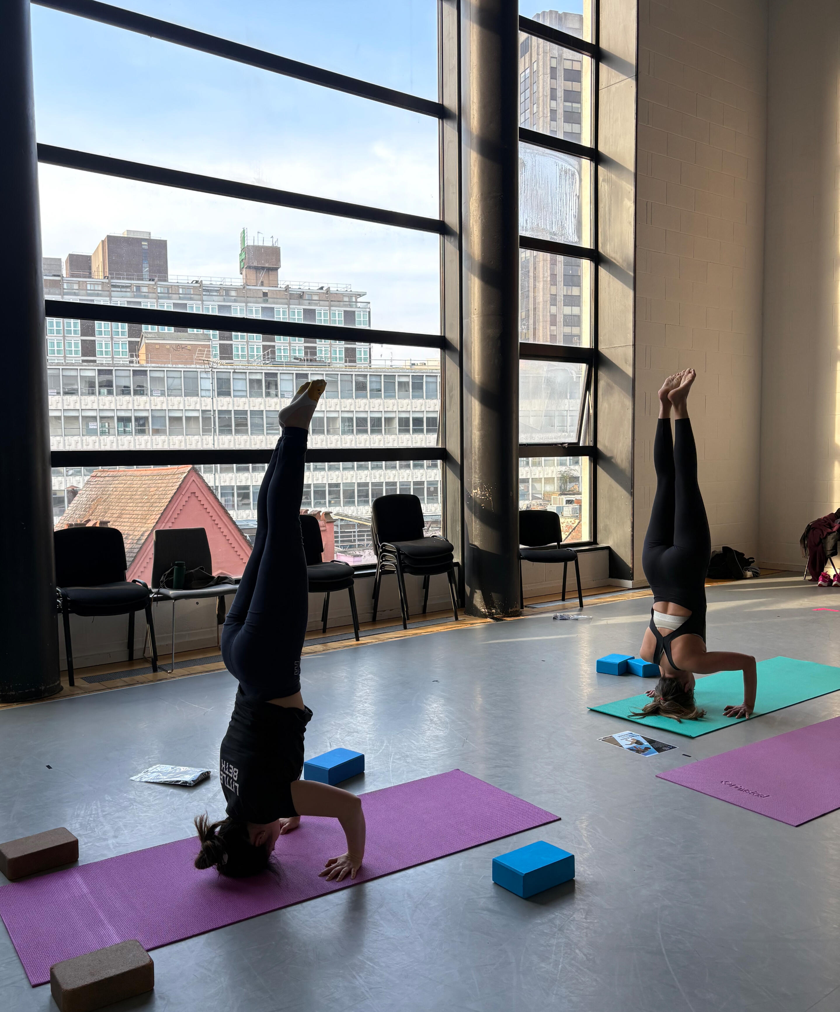 Handstand gallery image 5